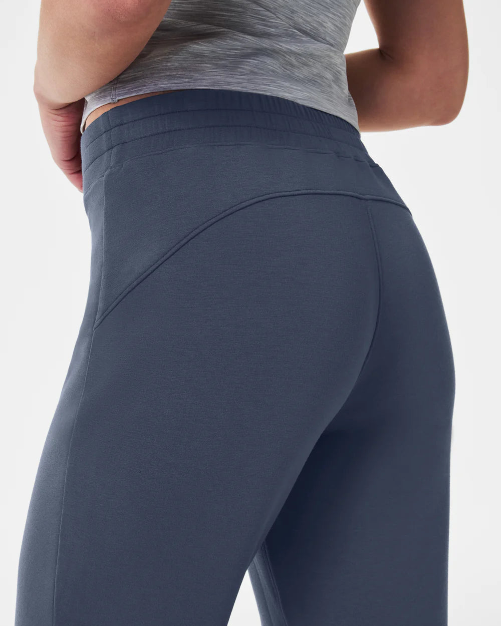 SPANX - AirEssentials Tapered Pant