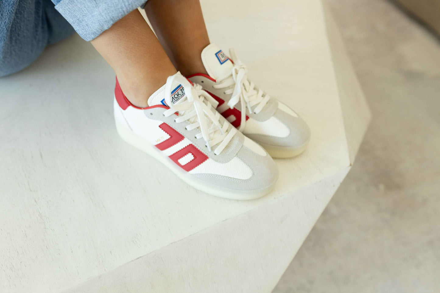 Back 70 - Boston 2502 - White/Red