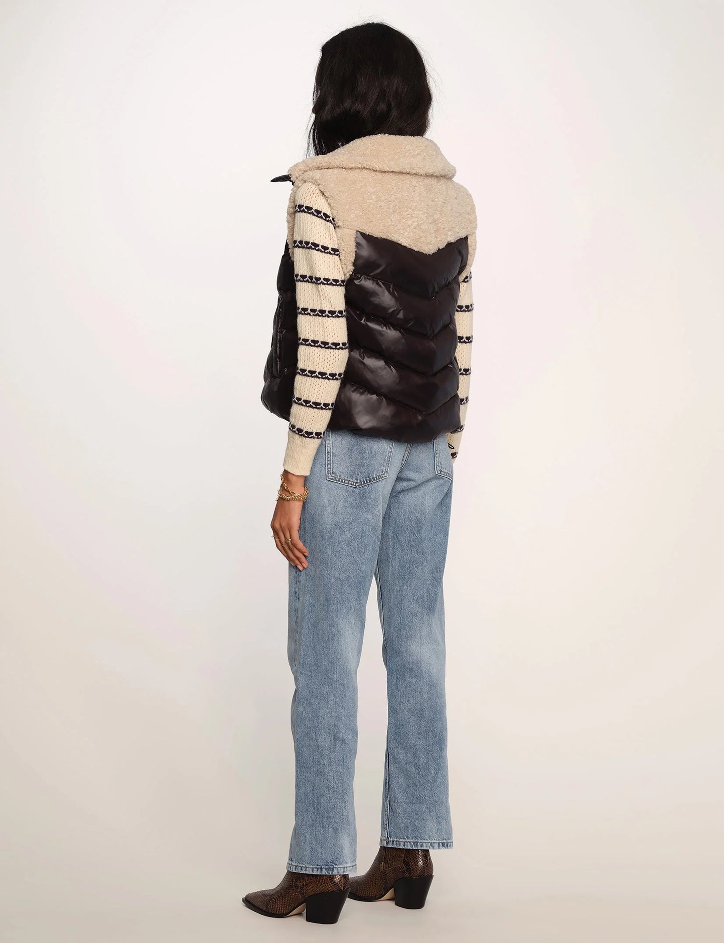 Troye Vest - Black